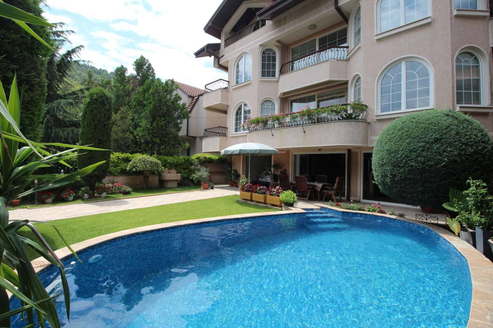 Hus, 591 m²