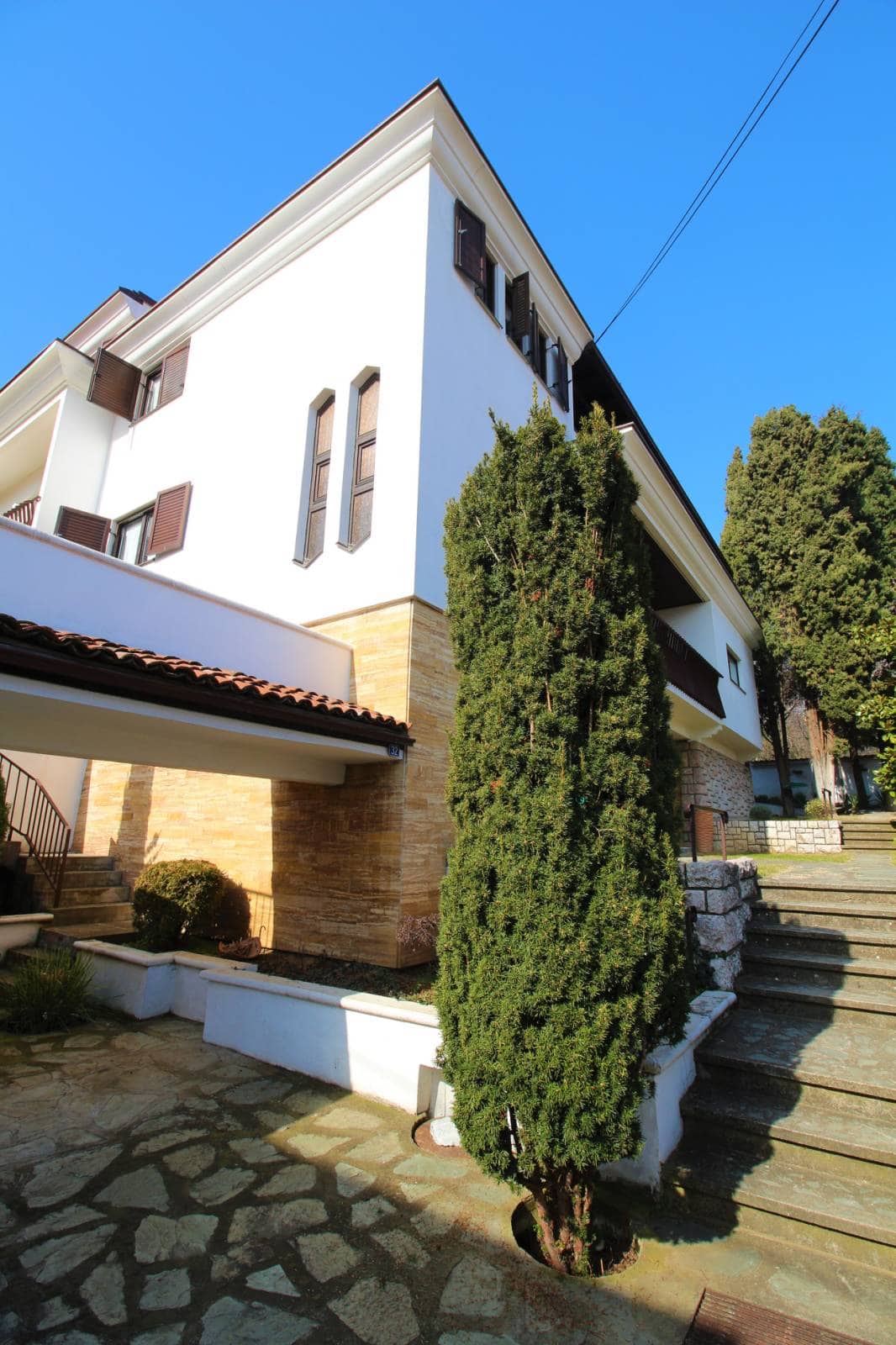 Hiša, 498 m²