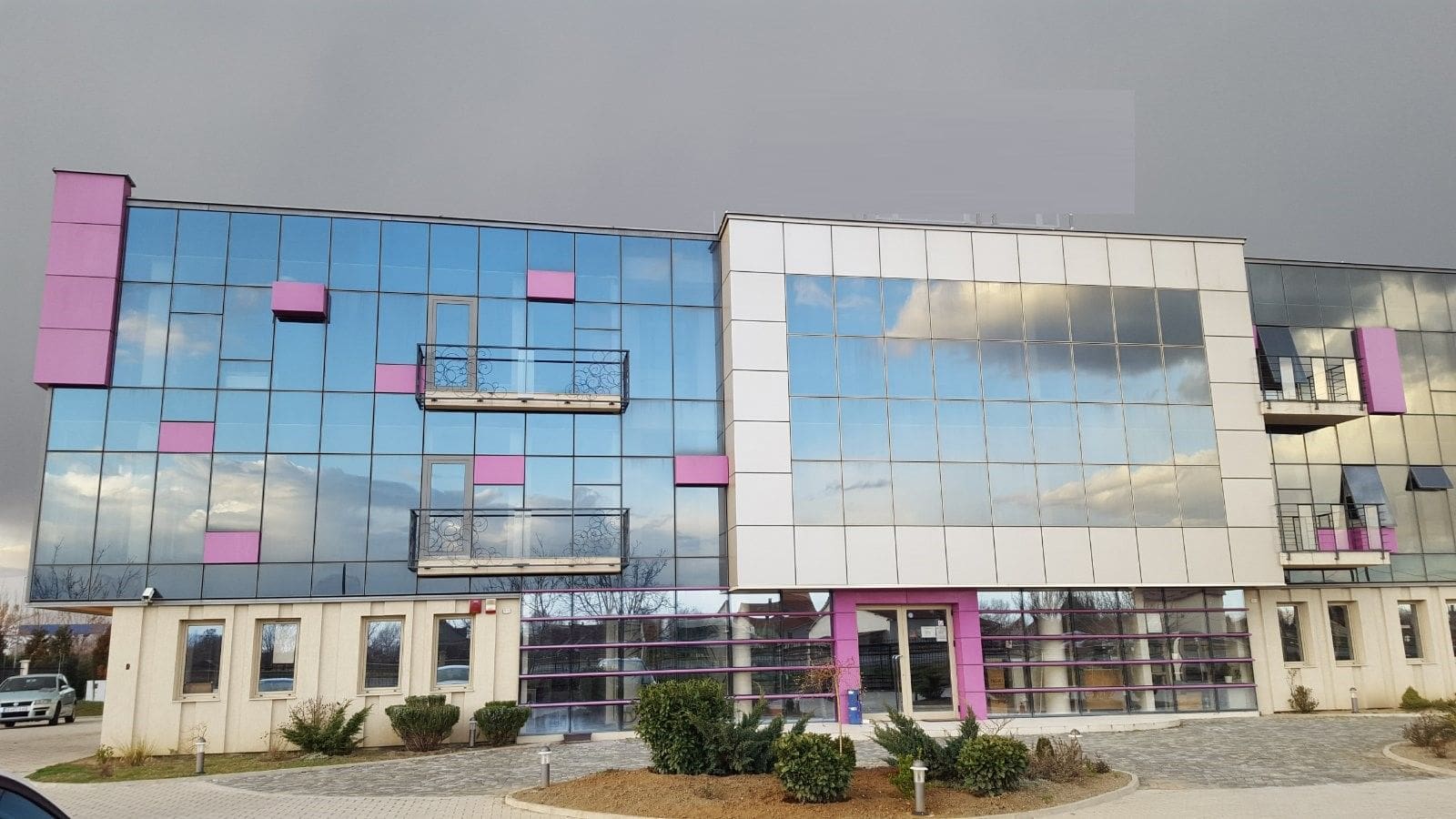 Commercial property, 1500 m²