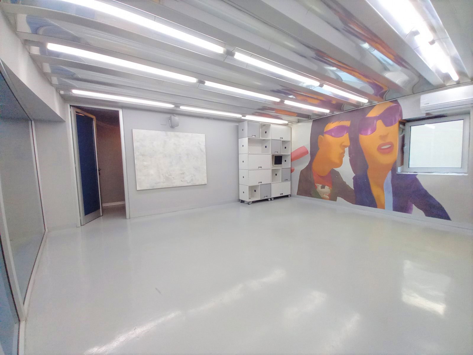 Commercial property, 200 m²