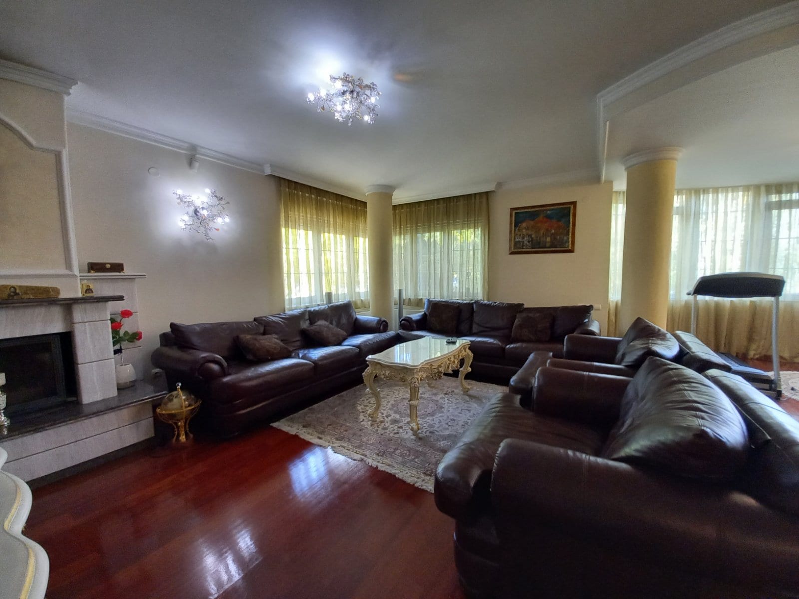 3-Zimmer-Wohnung, 200 m²