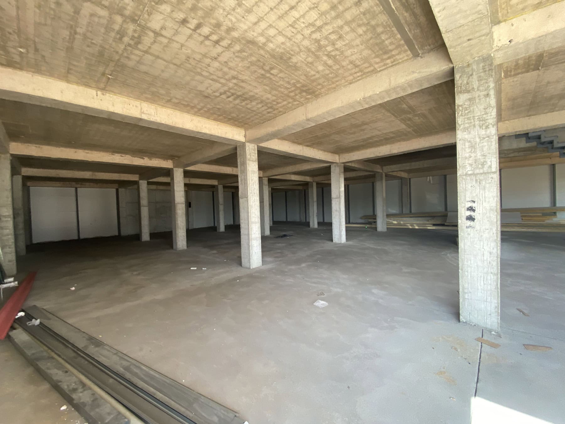 Commercial property, 1000 m²