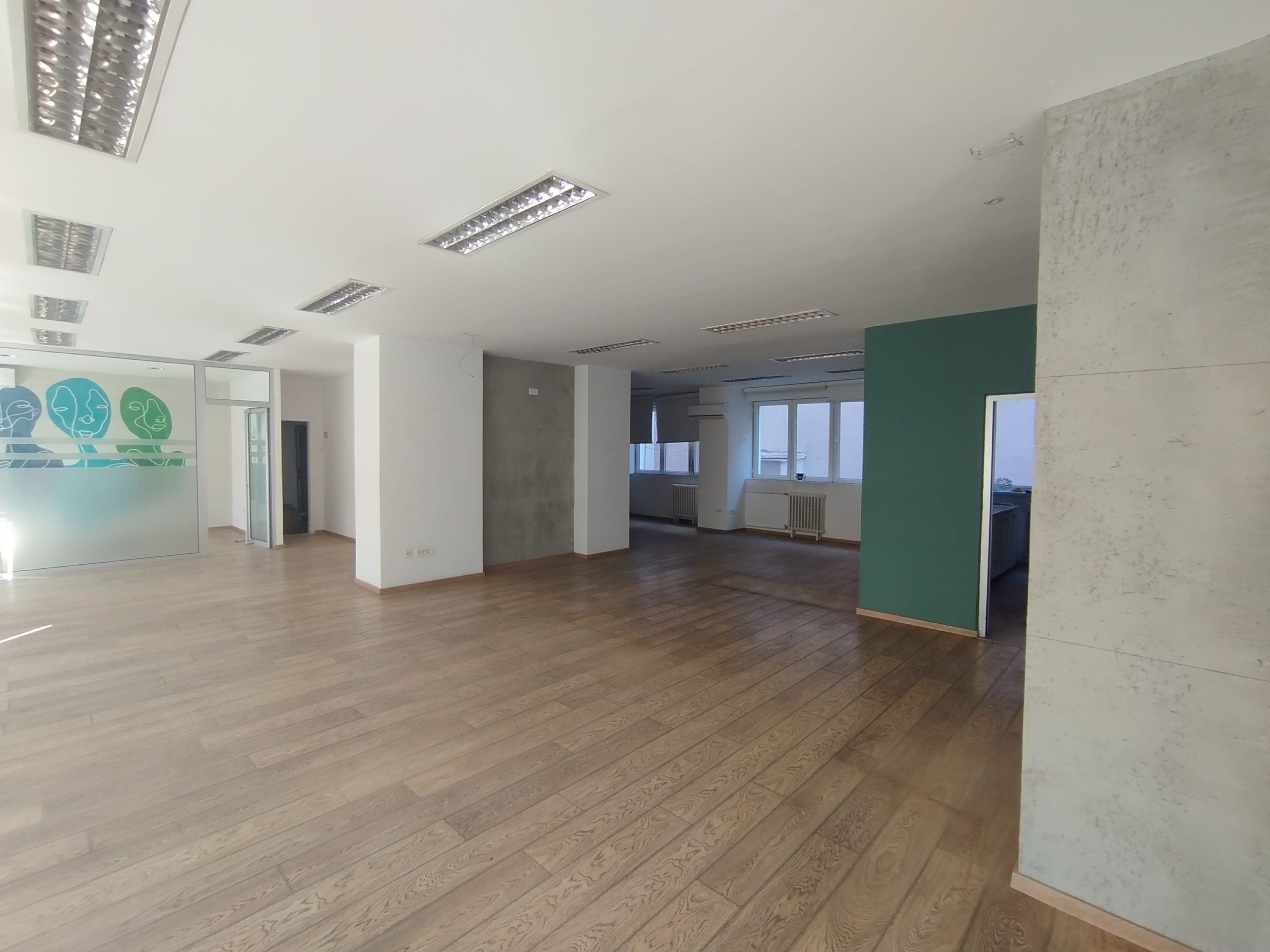 Espaço comercial, 453 m²