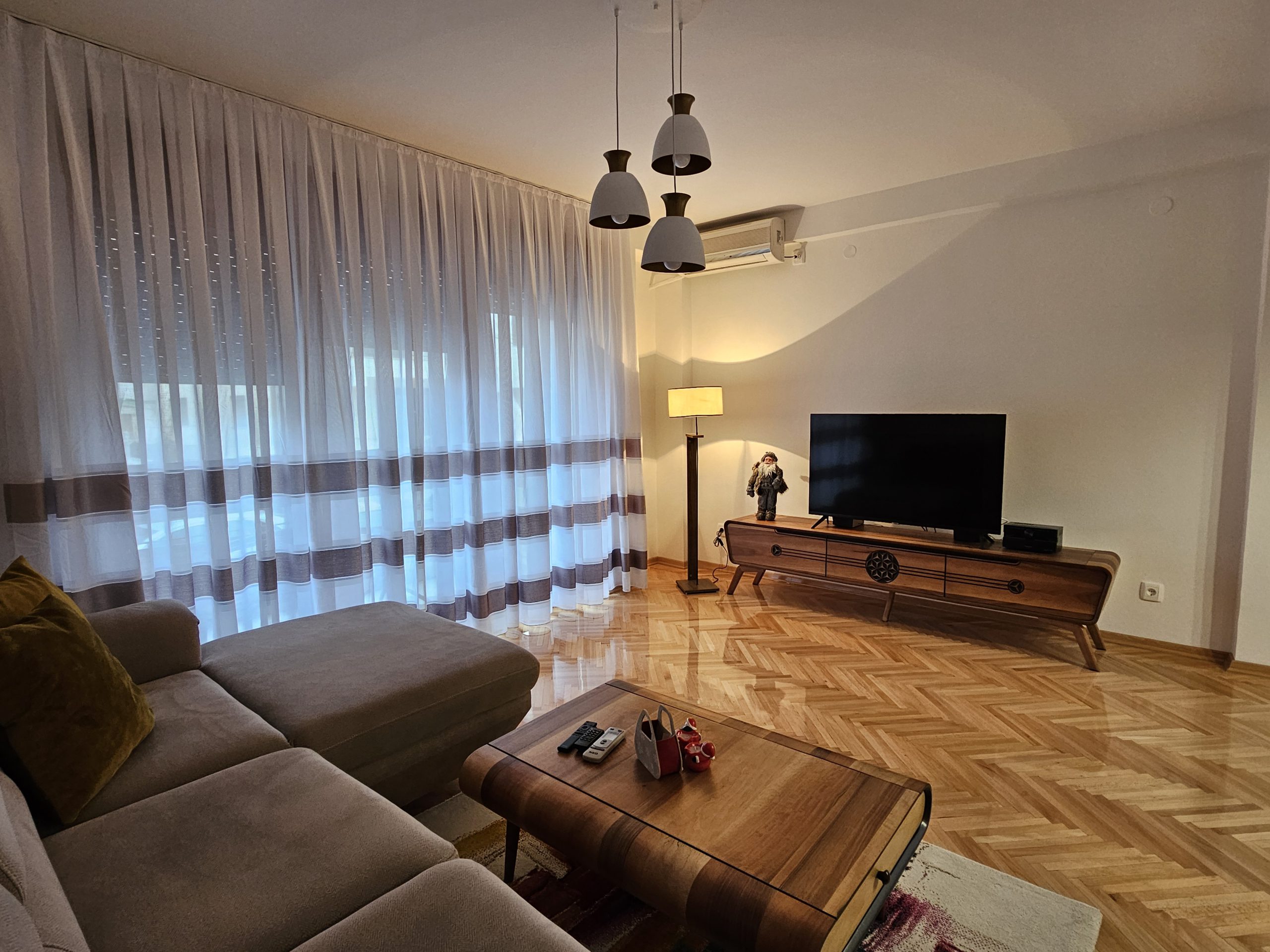 2 kambarių butas, 76 m²