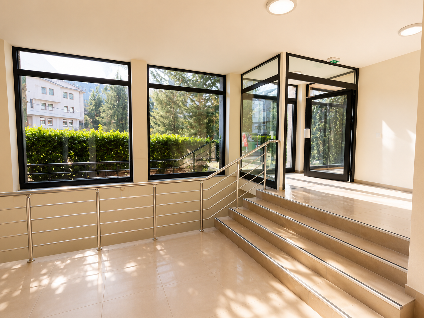 Commercial property, 542 m²