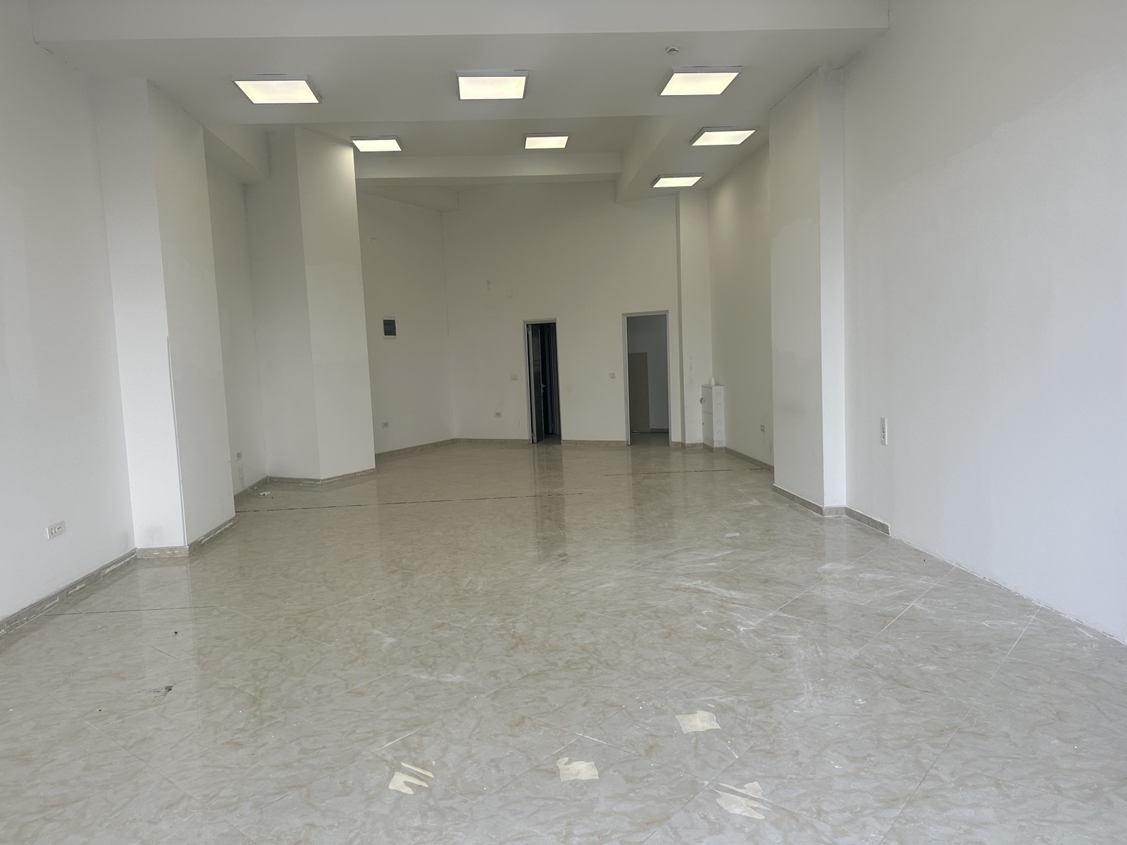 Commercial property, 86 m²