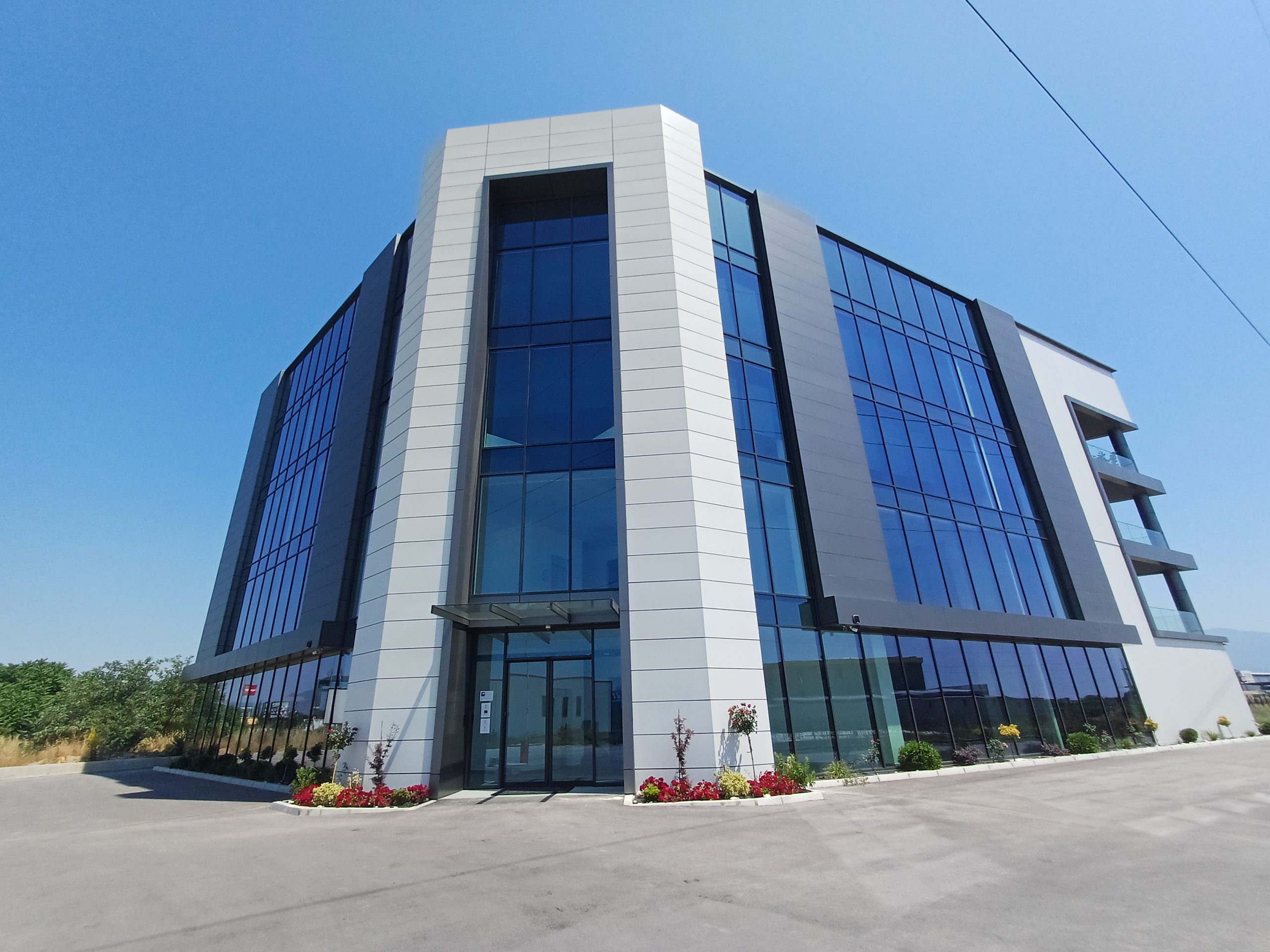 Lokal użytkowy, 1600 m²