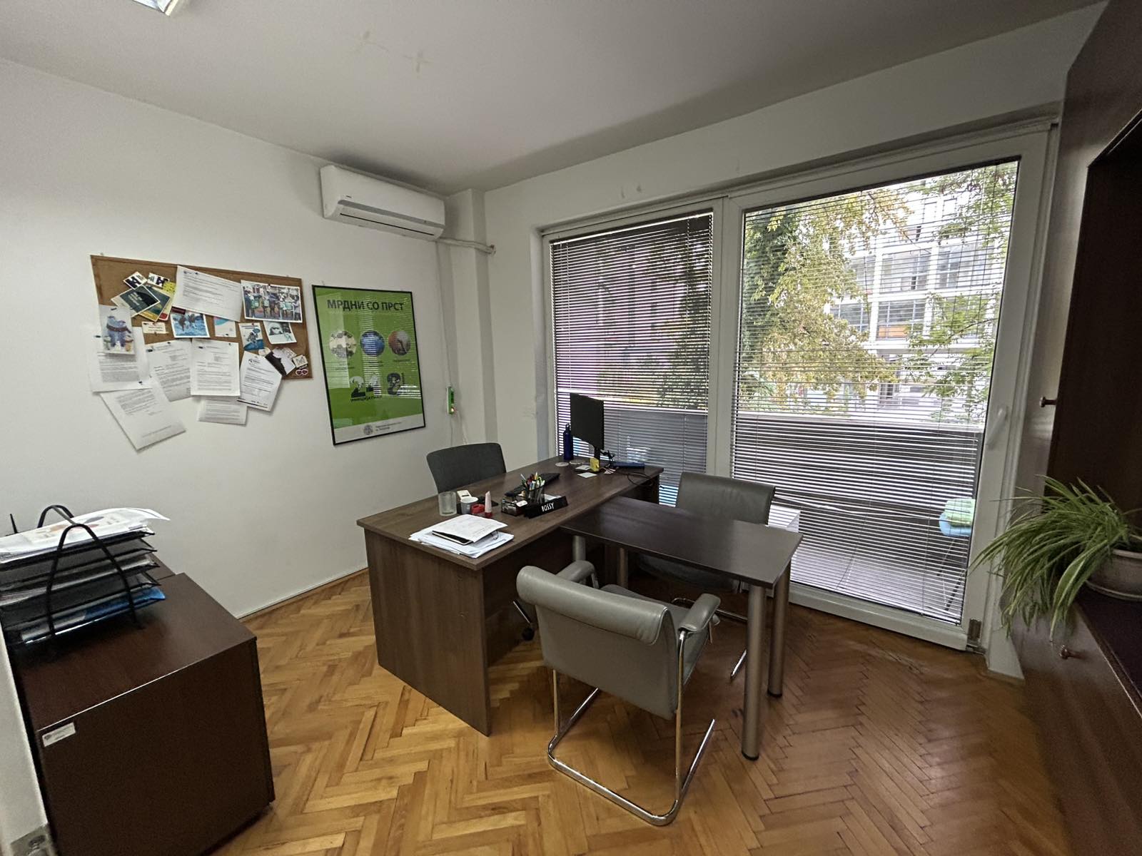 Commercial property, 108 m²