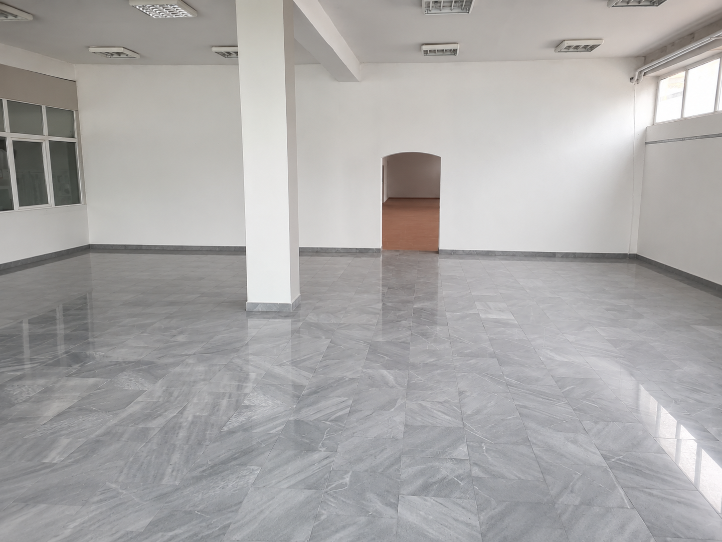 Деловен простор од 1.150 м² во индустриска зона Пинтија - Повеќе